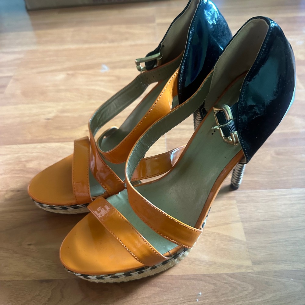 What's Hot Sandals Womens 9 Orange Black Patent Woven Stiletto Platform Heels
